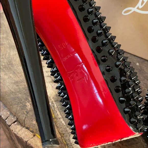 Christian Louboutin black spike pump - Picture 4 of 8